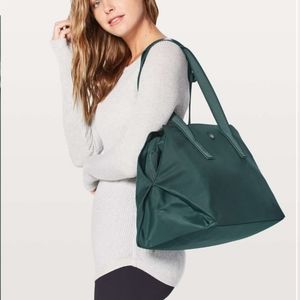 Lululemon Go Getter Bag with Heatproof Pocket